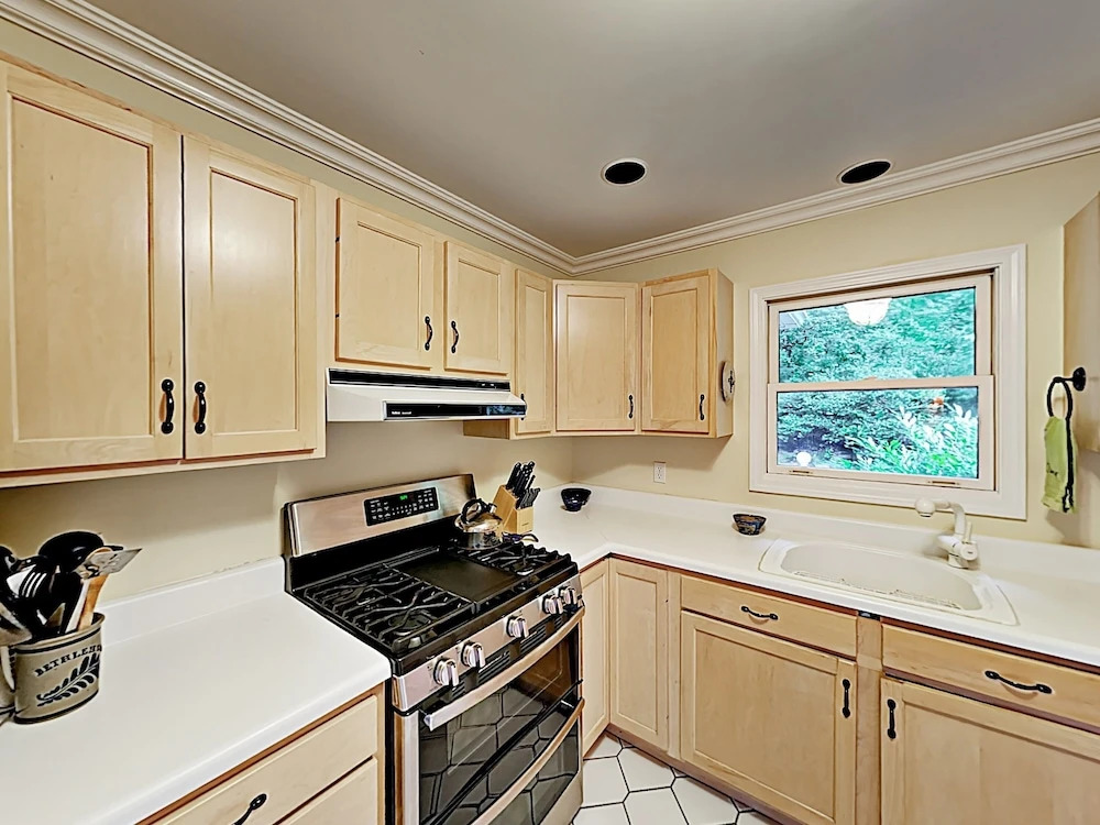 New Listing! Spacious Hillside Ada Access 4 Bedroom Home