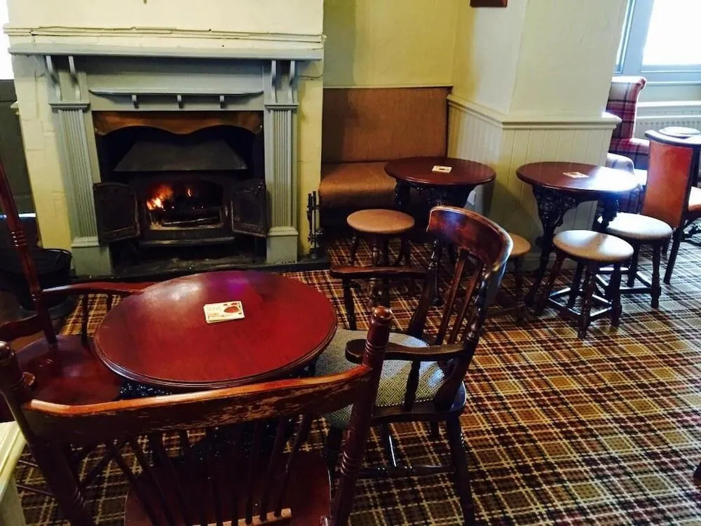 Castle Court Pub & Rooms