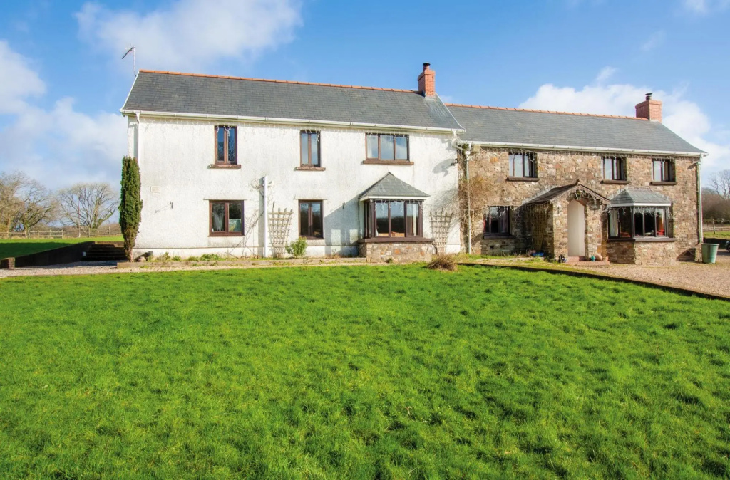 The Lake House Retreat - 7 Bedroom Holiday Home - Sleeps 20 - Southgate