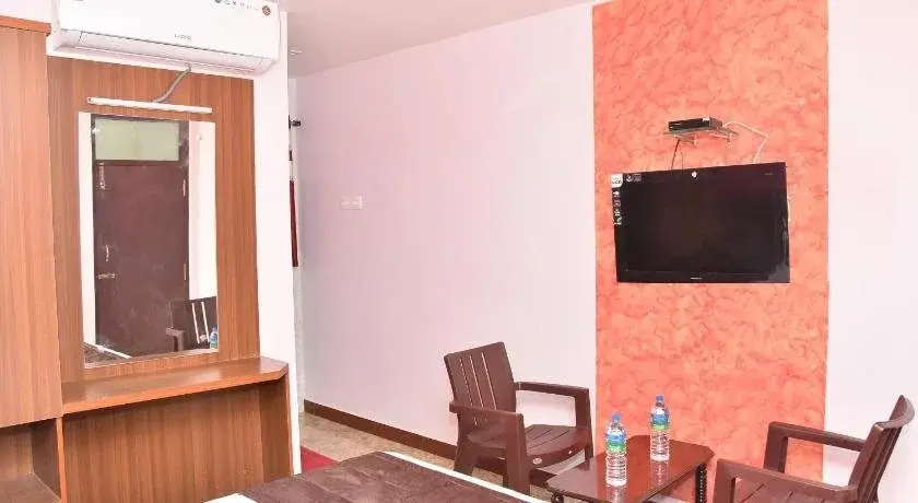 Arunaachalaa Inn