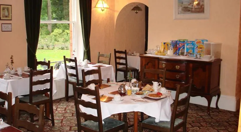 Oak Villa Hotel