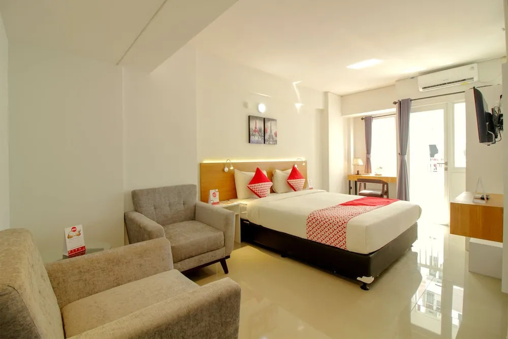 OYO Flagship 1260 Sentraland Karawang