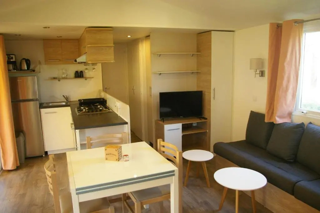 Mobile Home OuiReves 529 facing the Mediterranean
