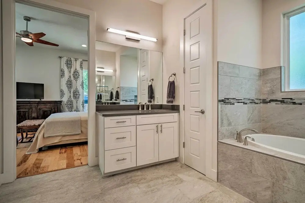 Walk to Lake Austin: Spacious Getaway w/ Patio