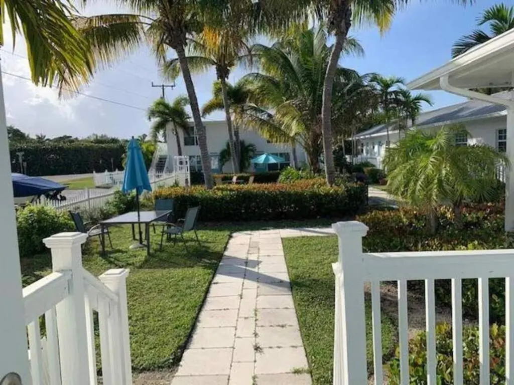 Seahorse Beach Bungalows
