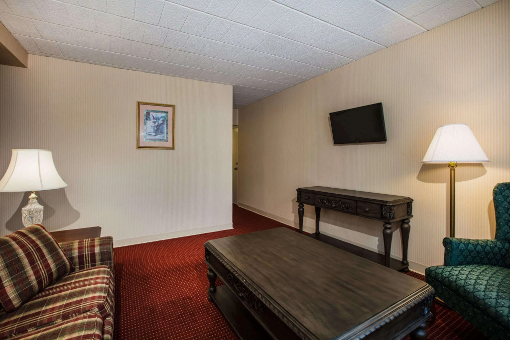 Ramada by Wyndham Ligonier