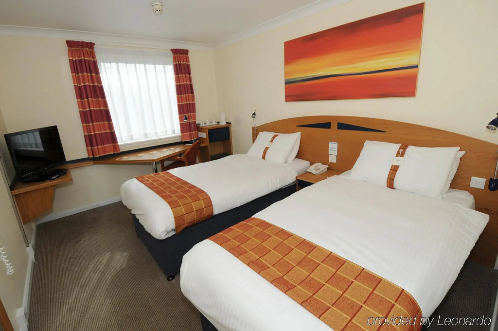 Holiday Inn Express Glasgow Airport by IHG