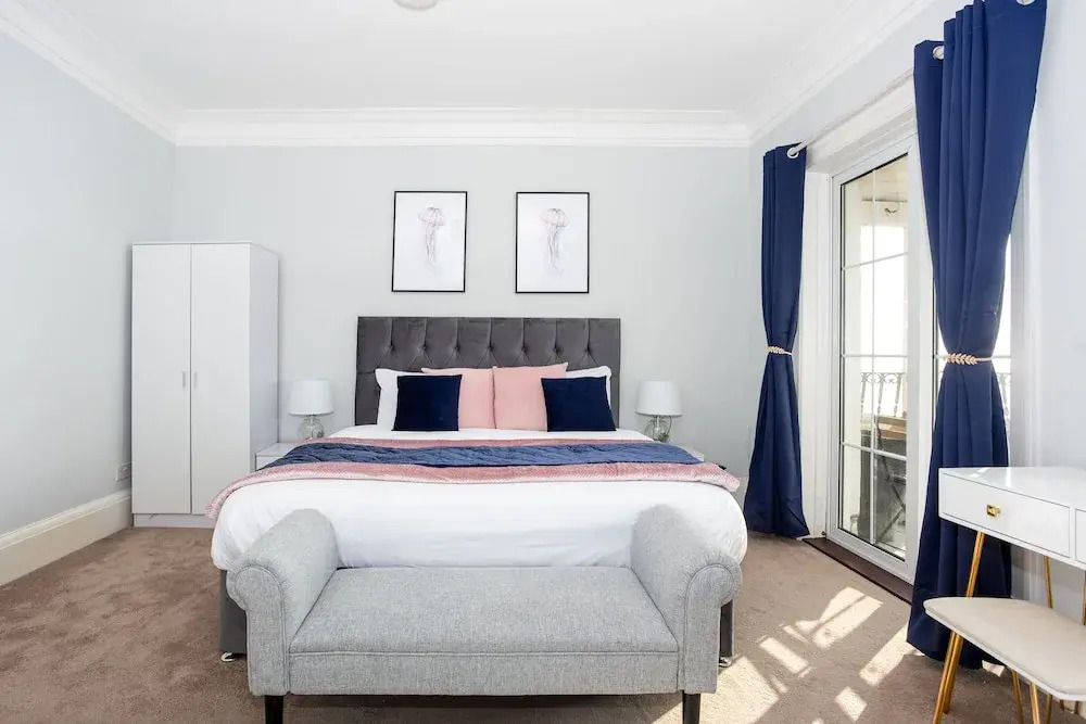 Compass Point by Sorted Stay
