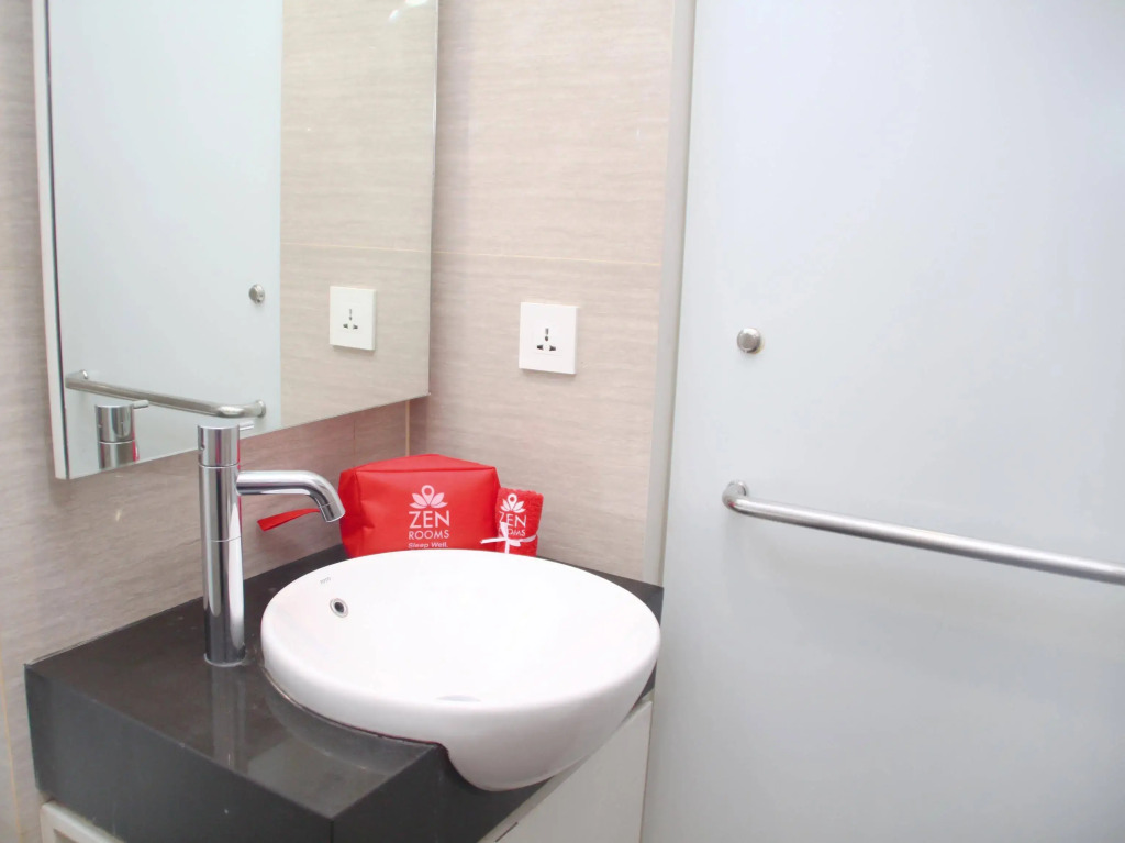 ZEN Rooms Basic Kusuma Bangsa