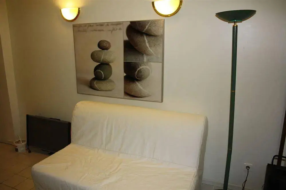 Studio Paris Saint Charles