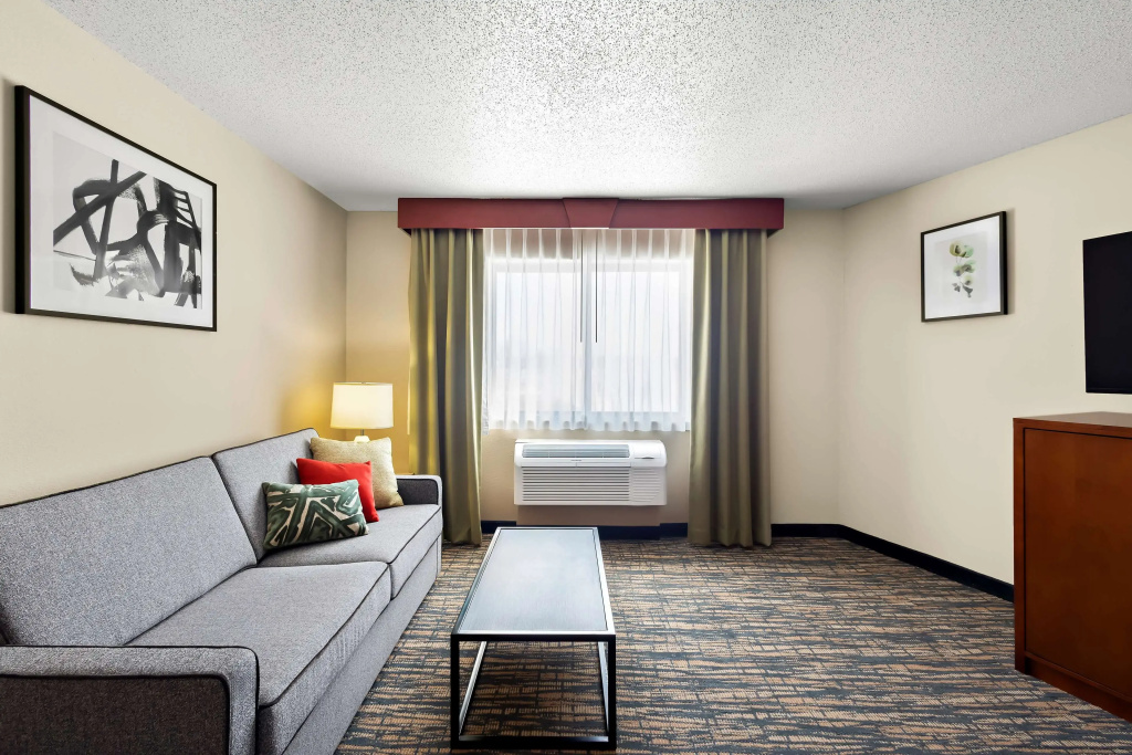 Holiday Inn Express Fremont (Angola Area)