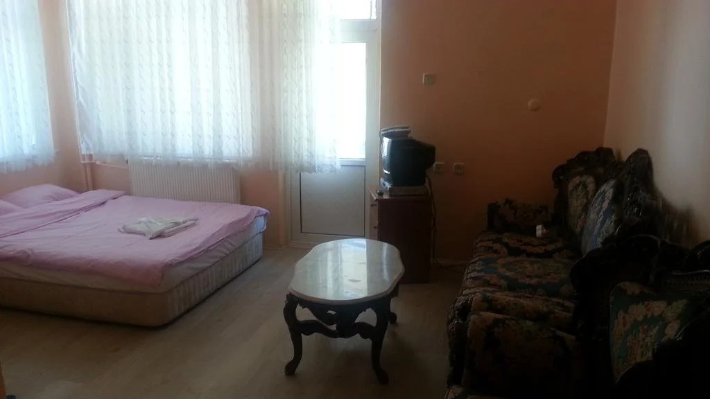 Saymoz Hotel