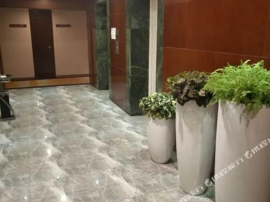 Yitel Trend (Shanghai Pudong Lujiazui Nextage)