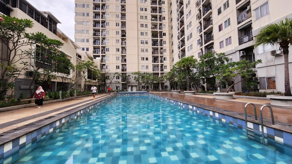 3BRs Penthouse View near JIEXPO Kemayoran Free Netflix & Amazone Prime Video