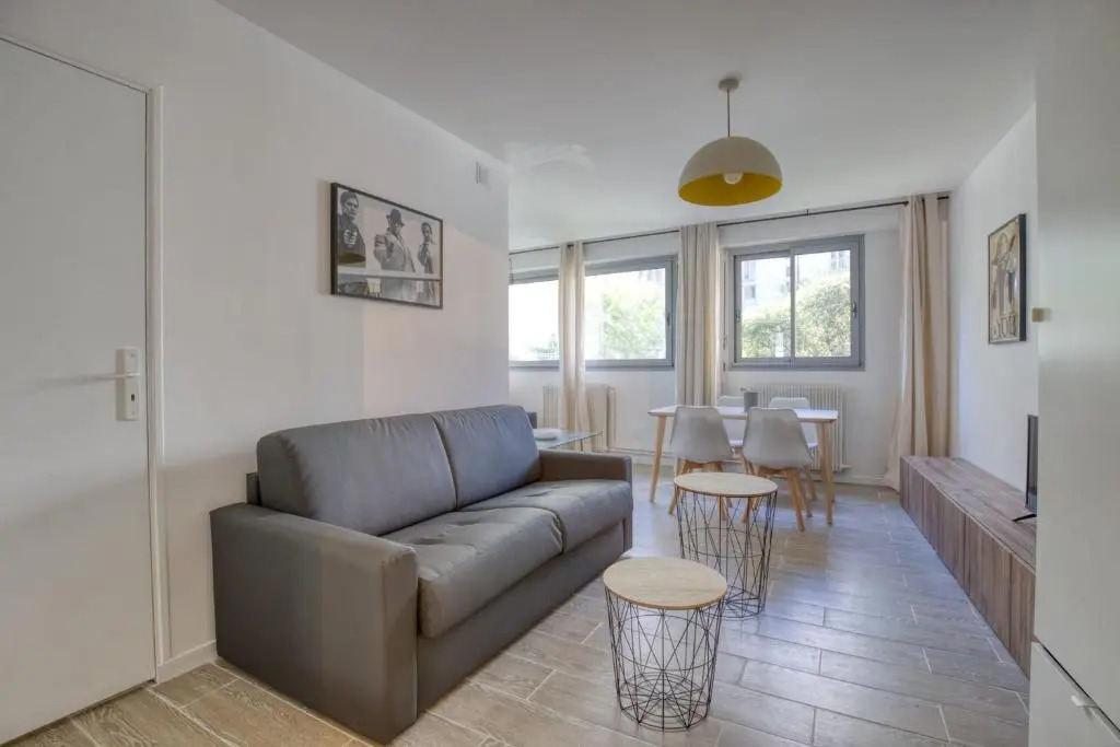 Superb Apartment Near The Bassin De La Villette