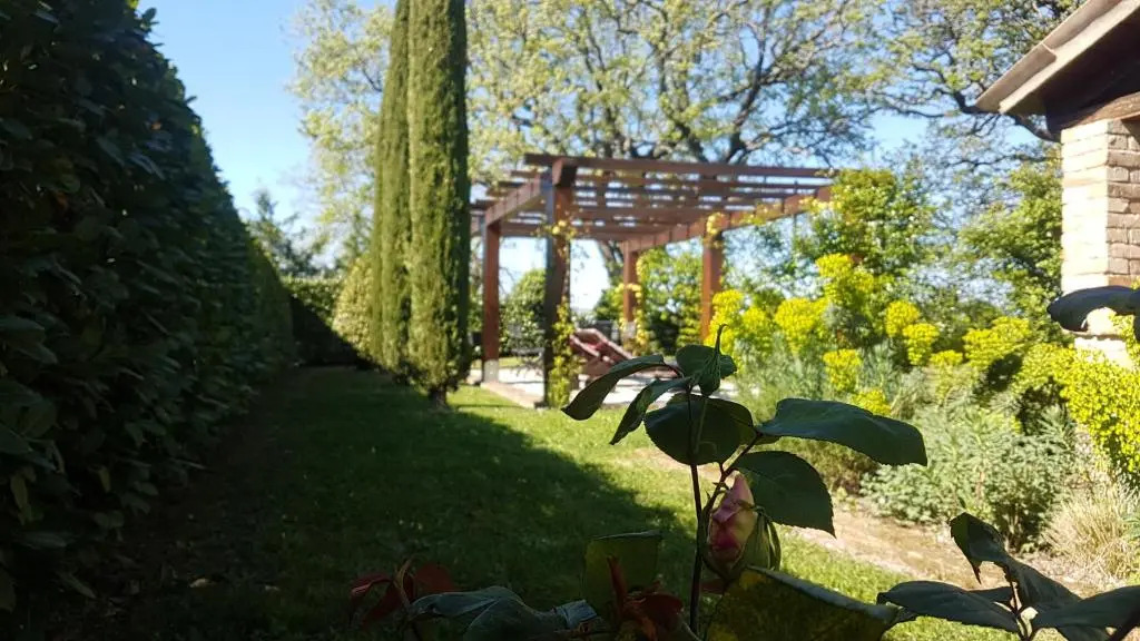 Ca' le cerque, villa surrounded by the Marche nature