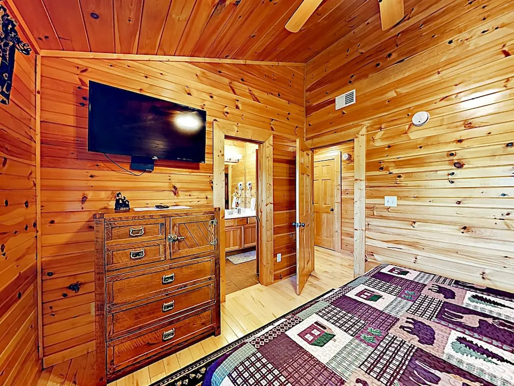 1268 Sevierville - 4 Br Cabin