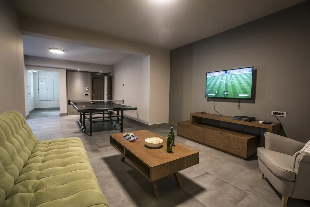 AA Luxury Villas