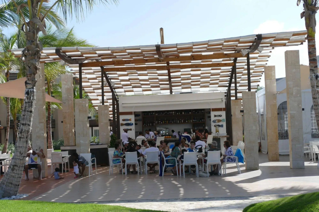 Beach Front Luxury Apartment - BlueBeach