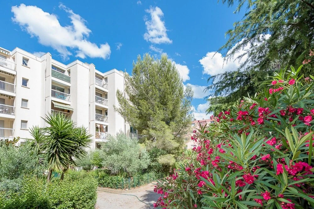 Charming studio close to the train station