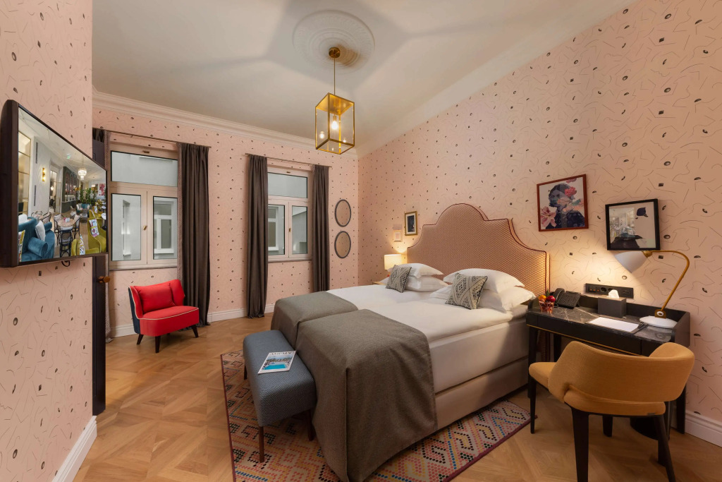 Hotel Capital