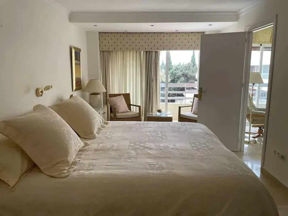 Pent-house, 3 Bedroom, Sleeps 6, Parking