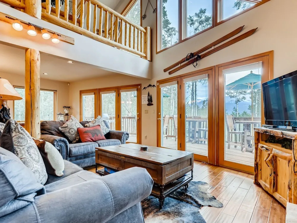 New Listing! Columbine Rock Lodge W/ Hot Tub 4 Bedroom Home