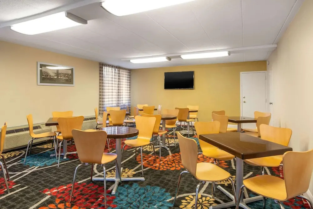 Motel 6 Ruther Glen VA