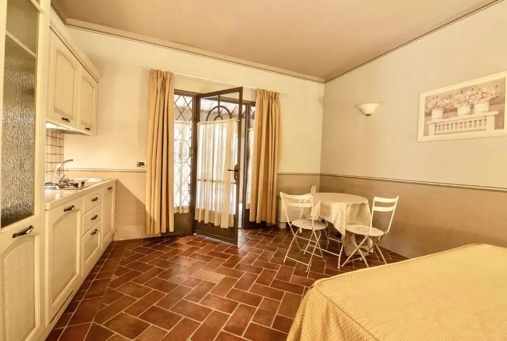 Residence con piscina a Monteverdi