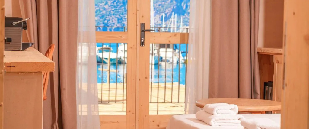 Felix Rooms