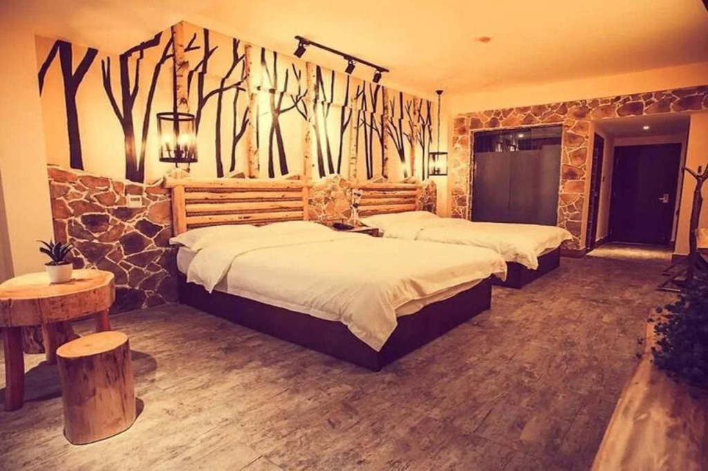 Zhangjiajie Interval Time Travel Inn