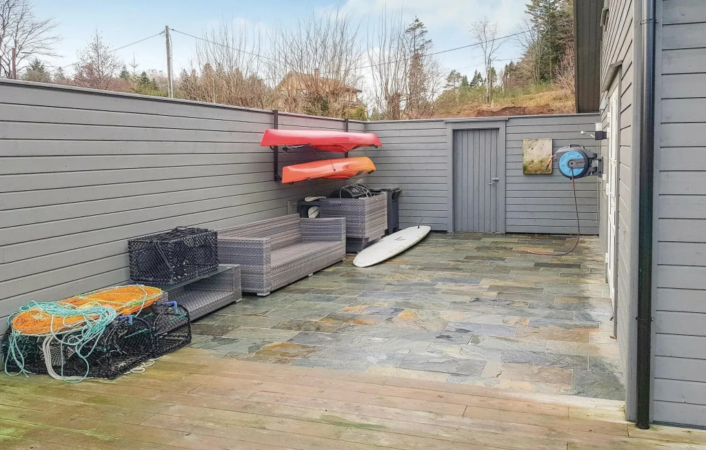 Nice Home in Farsund With 4 Bedrooms and Wifi