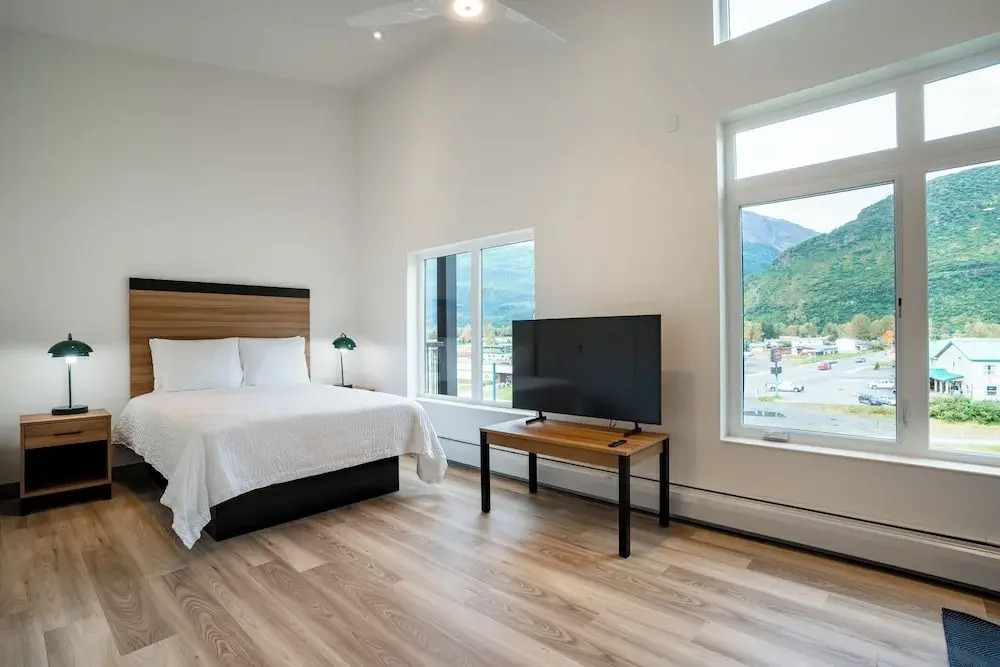 Chugach Naswik Suites