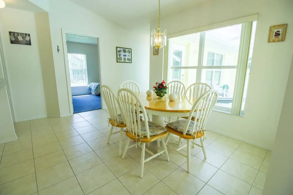 Beautiful & Sunny Pool With Golf View 4 Bedroom Home by RedAwning