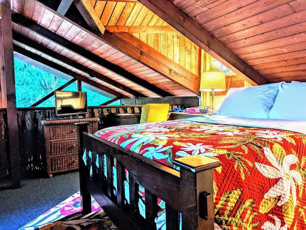 Kehena Mauka Nui Club LGBTQIA+ Clothing Optional