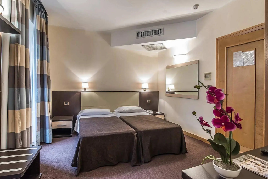Hotel Tritone