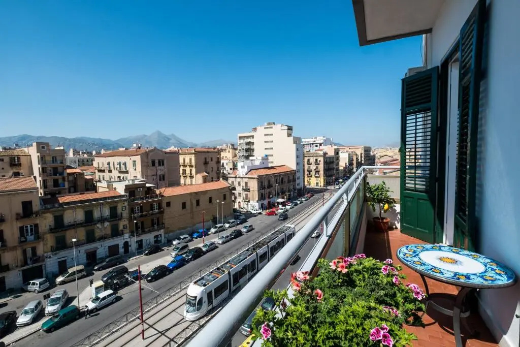Mille e una Notte / Station Apartment
