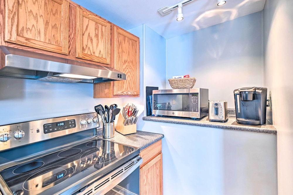Cozy + Walkable Delmar Getaway w/ Fire Pit!