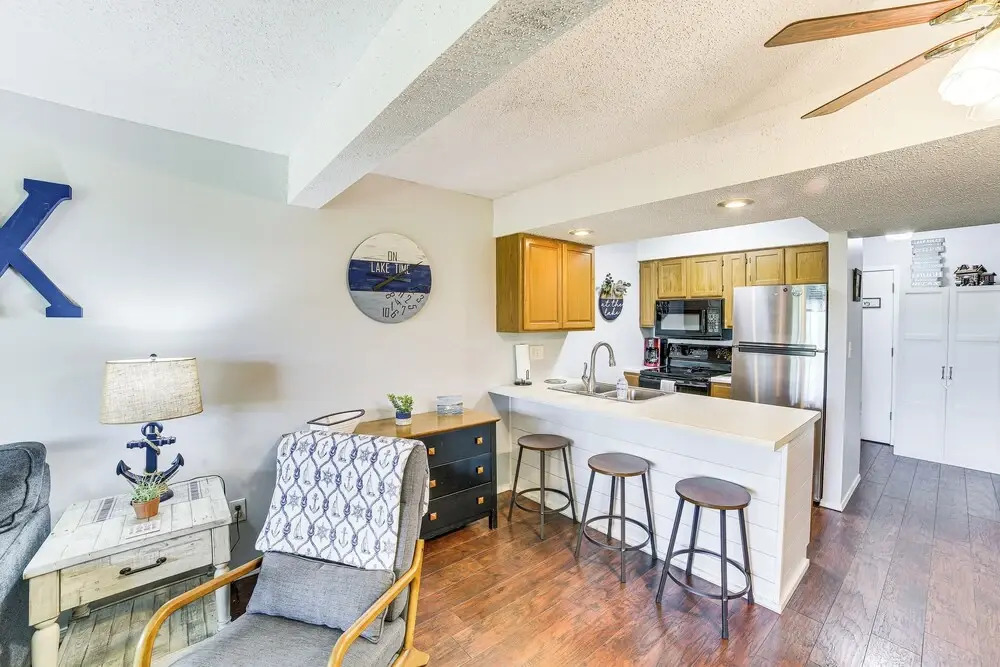 2 Mi to Silver Dollar City: Reed Springs Condo