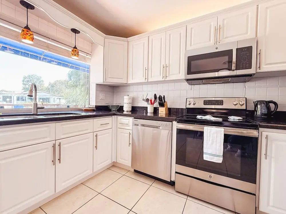 Waterfront Florida Vibes and Views - King Bed