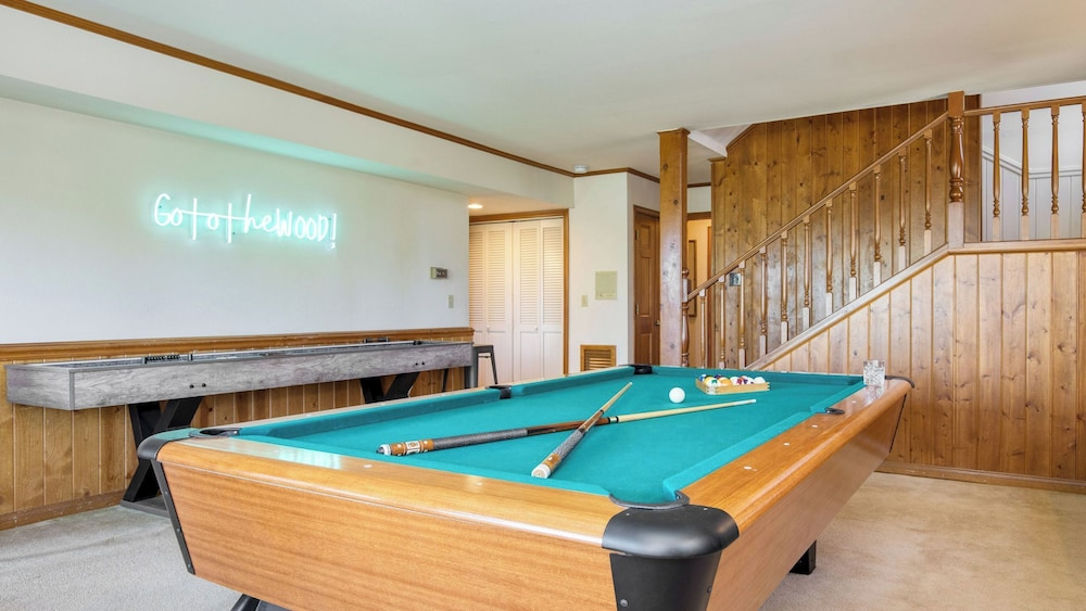 Pollock by Avantstay Stunning Views w/ Movie Room, Game Room & Large Balcony
