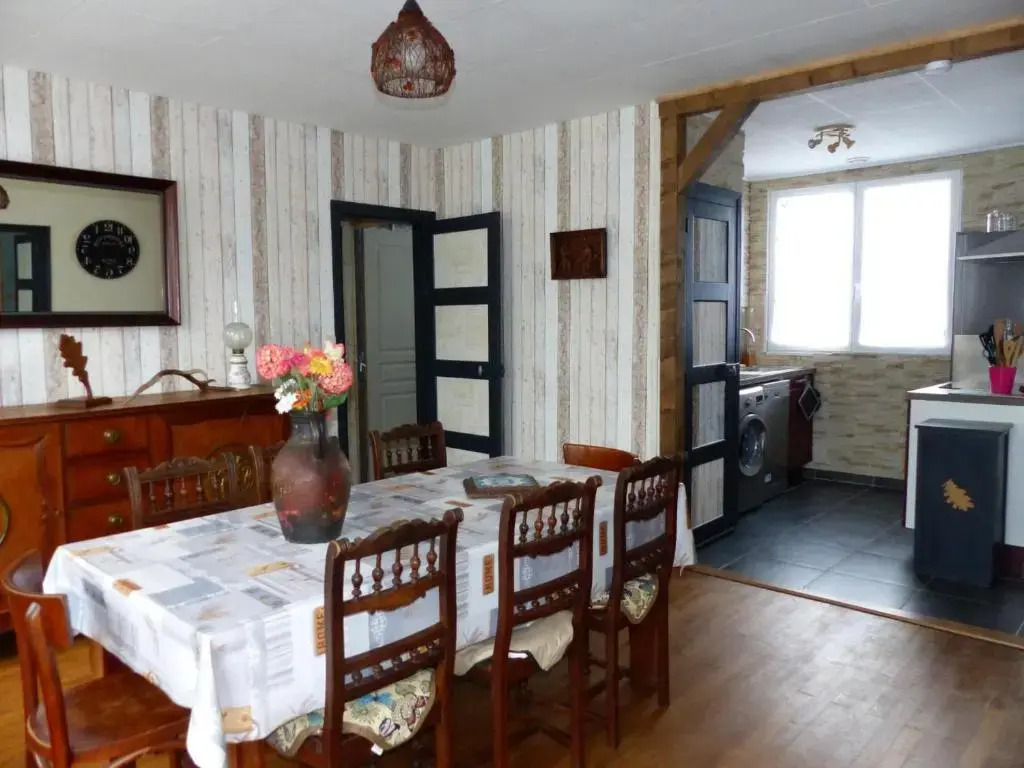 Maison confortable avec vaste jardin à Couleuvre - FR-1-489-284