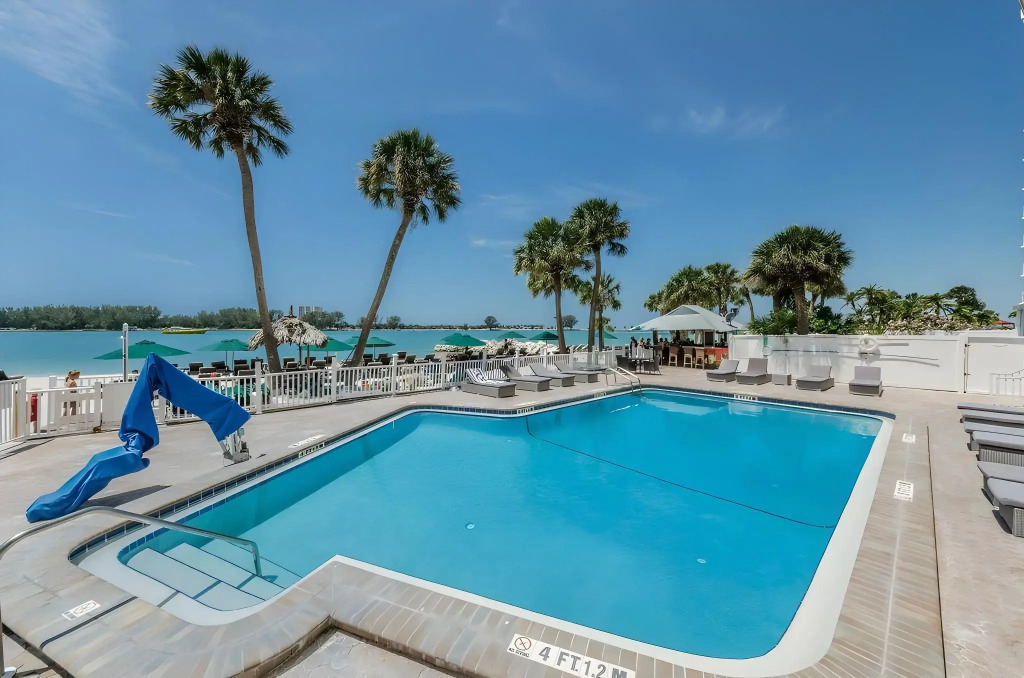 DreamView Beachfront Hotel & Resort