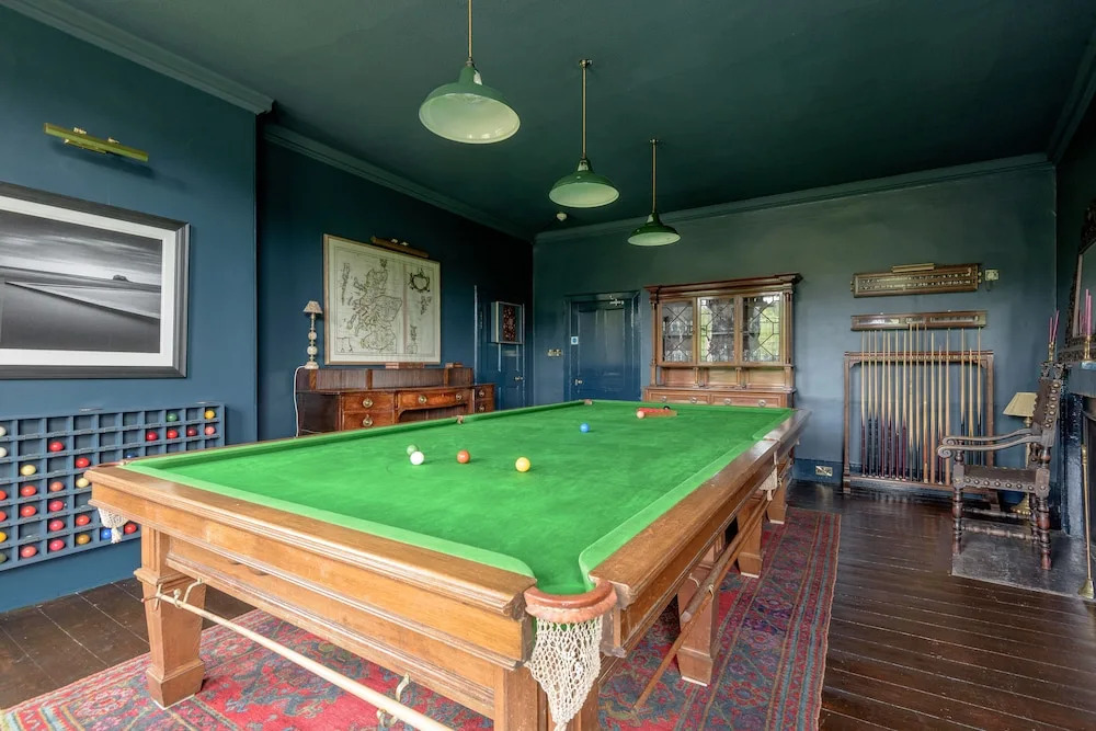JOIVY Gilmerton House - Historic Scottish Mansion