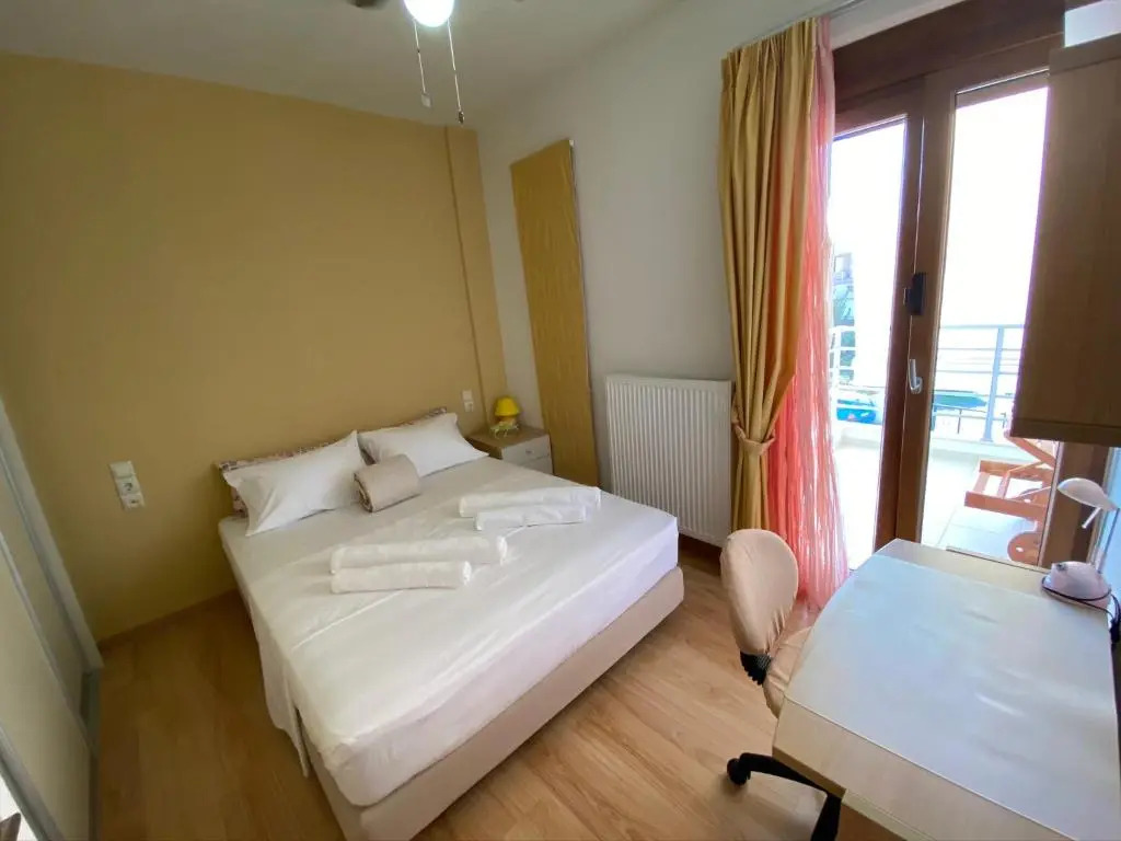 Sunny Villa by the beach Gournes