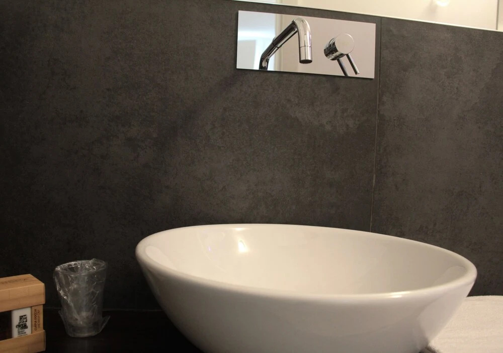 Lamia Room Rentals