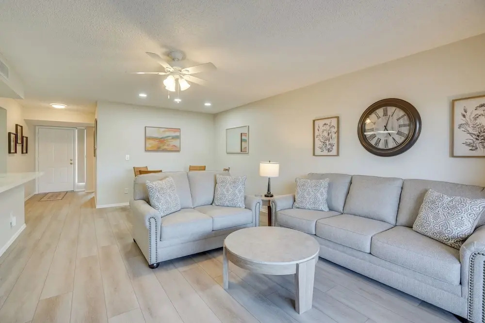 Patio + Pool Access: Golf Getaway in Peoria