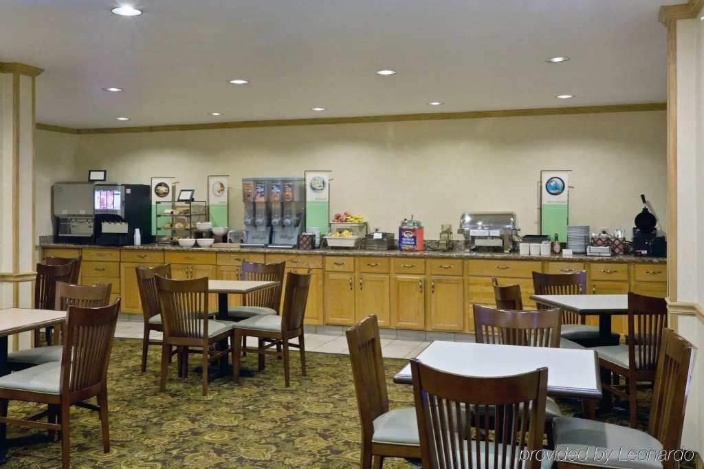 Country Inn & Suites by Radisson, Grand Rapids Airport, MI