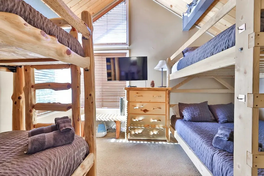 Steps to Lift Private Spa, BBQ, Massage Chair