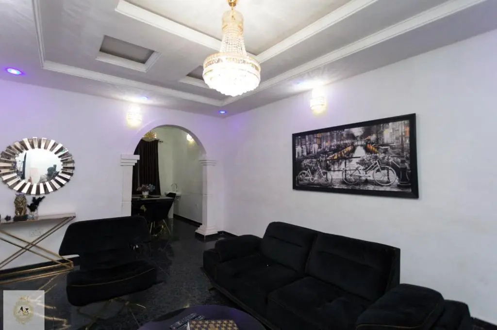 AZ KINGS 3 Bedroom Furnished Apartment suitable for Company Staff with Ensuite Bathrooms, Airconditioning and Swimming Pool